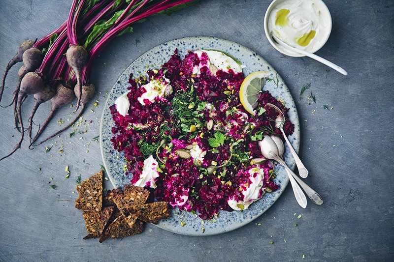 Beet_tartare_with_labneh_1