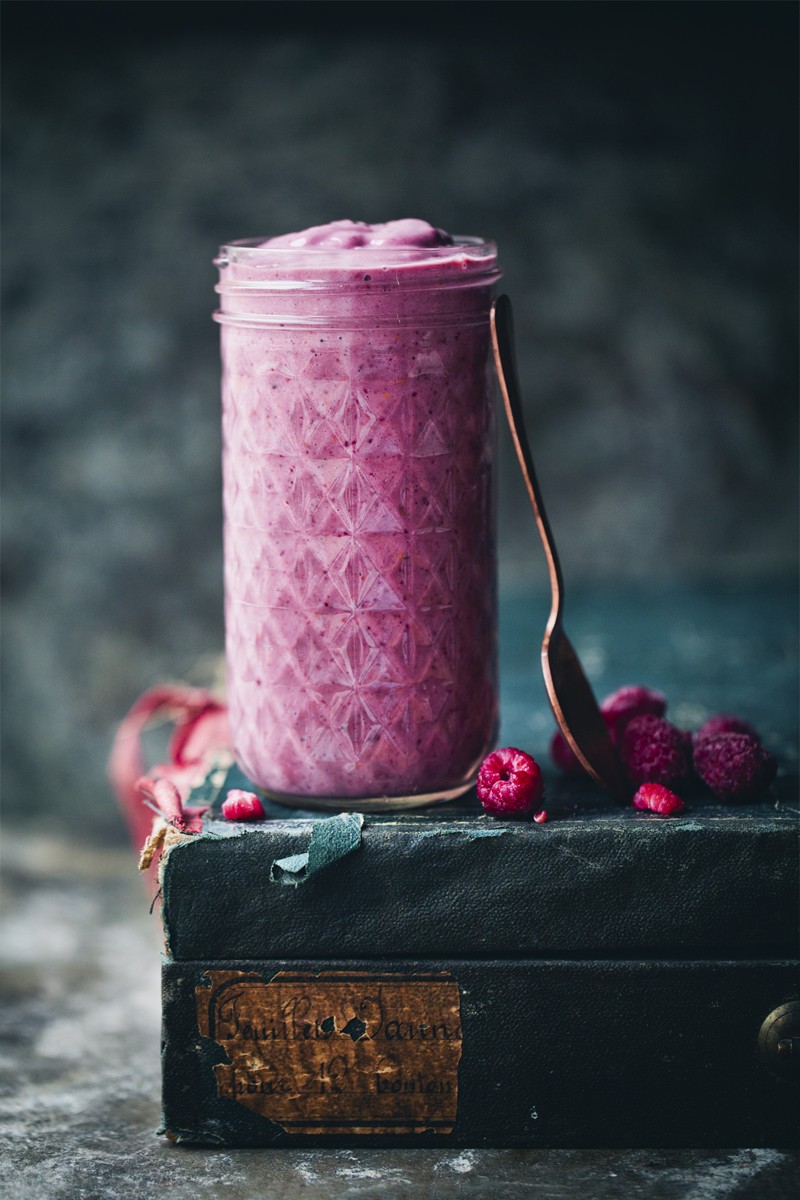 Berry_tahini_smoothie